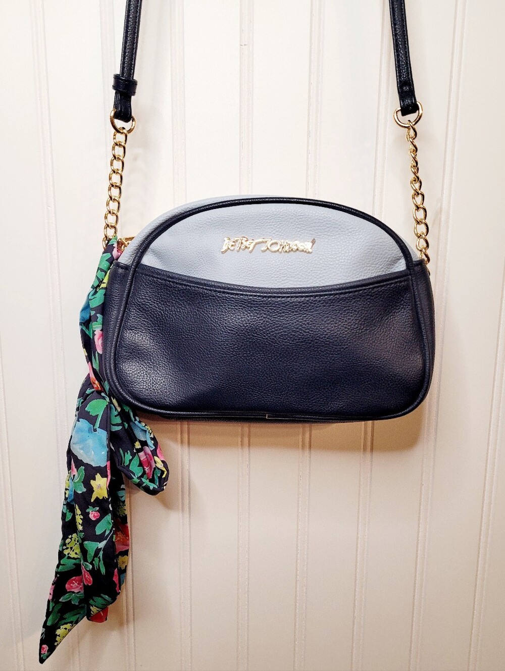 NWOT Betsey Johnson Two-Tone Navy & Blue Scarf Crossbody Camera Bag